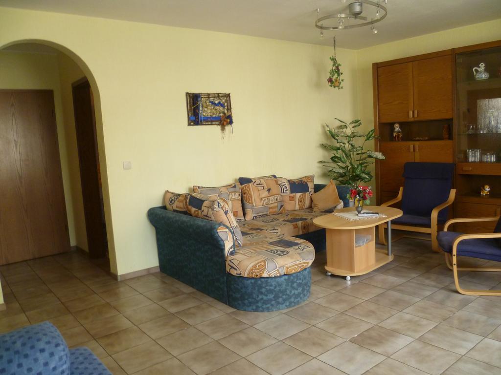Pension-Elfi Maring-Noviand Cameră foto