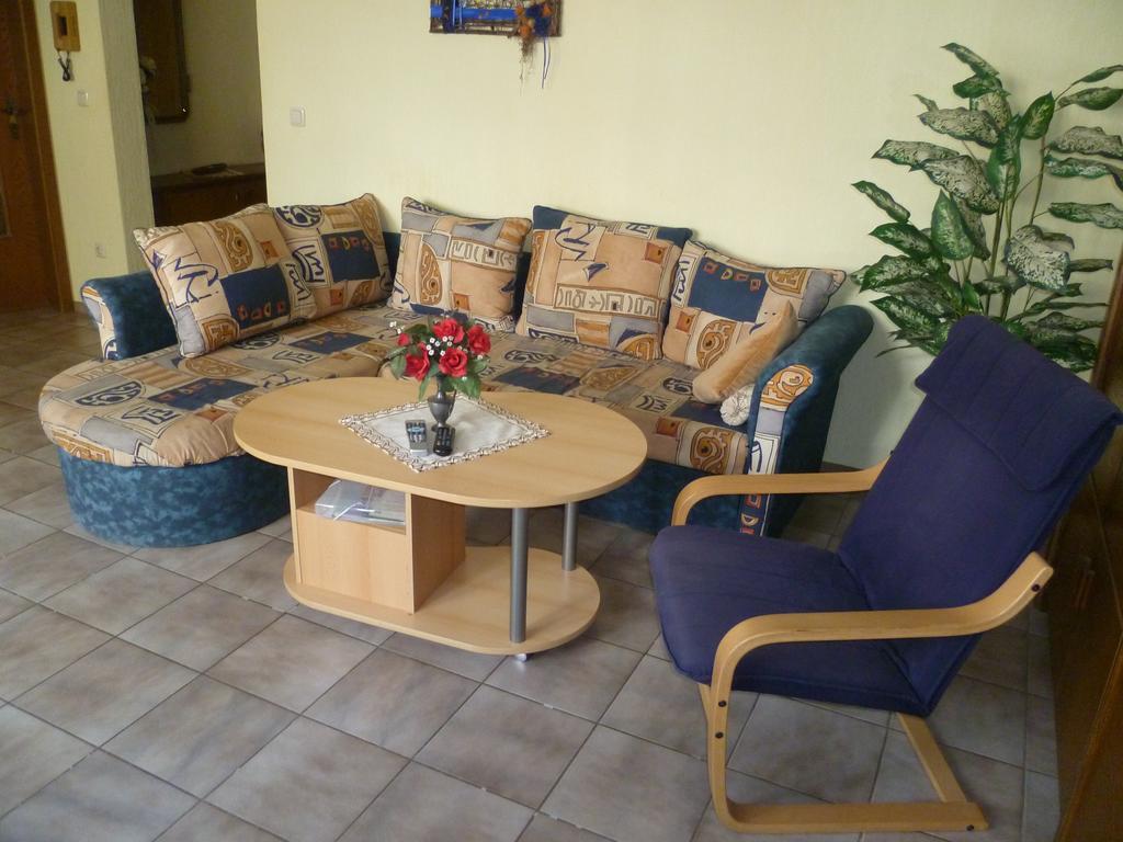 Pension-Elfi Maring-Noviand Cameră foto