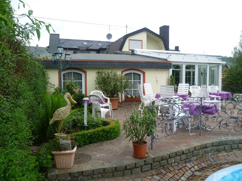 Pension-Elfi Maring-Noviand Exterior foto