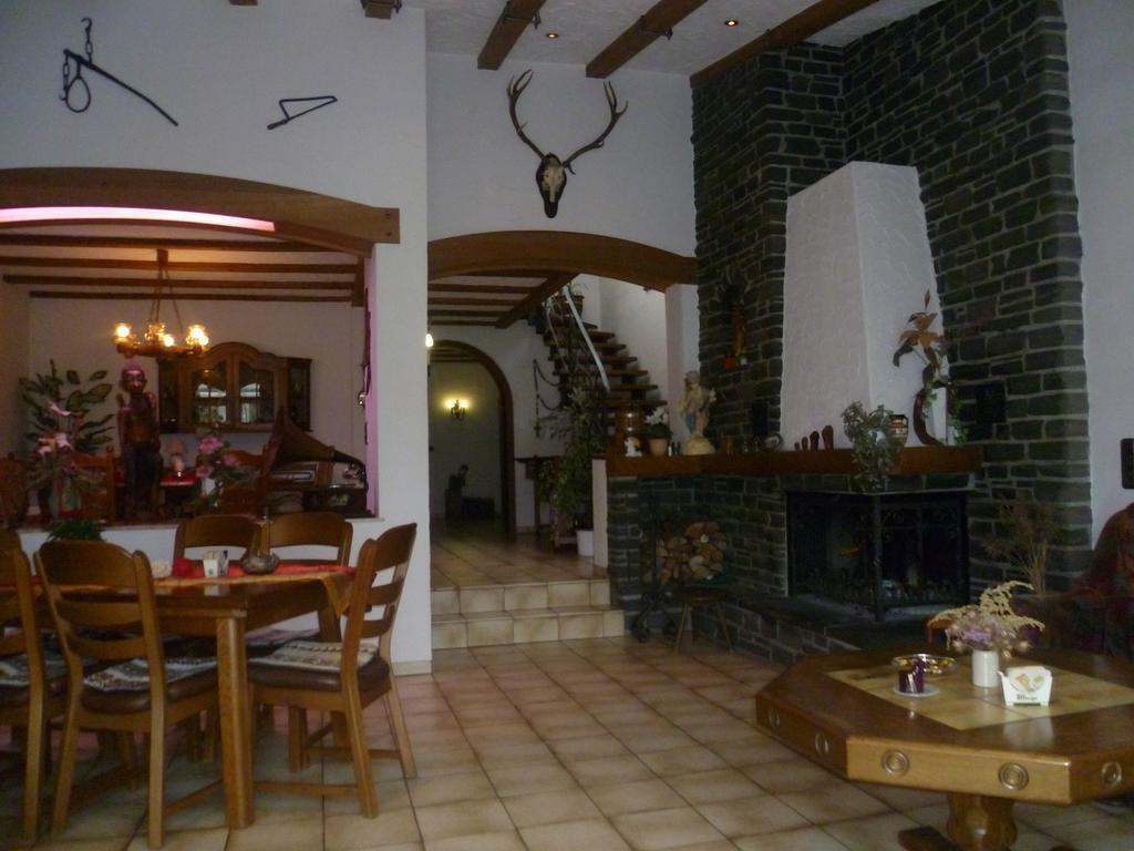 Pension-Elfi Maring-Noviand Cameră foto